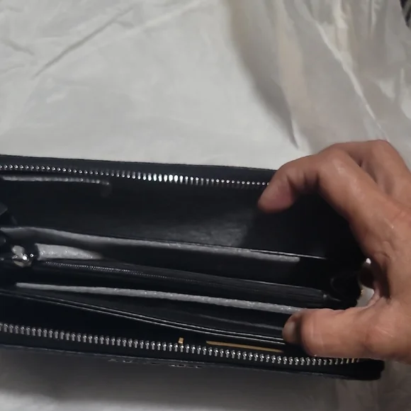 Michael Kors Black Wallet - Picture 3 of 4